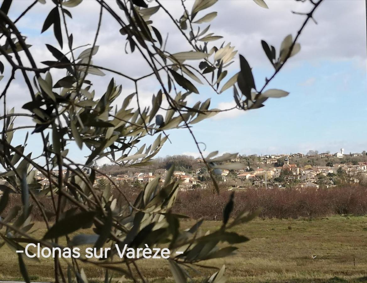 Comme A La Maison Clonas-sur-Vareze Exterior photo
